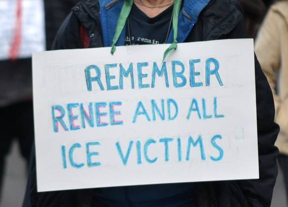 LA CRUELDAD SISTEMÁTICA DEL RÉGIMEN TRUMP: NIÑES APUNTADES CON ARMAS Y EXIGENCIAS DE JUICIO POLÍTICO