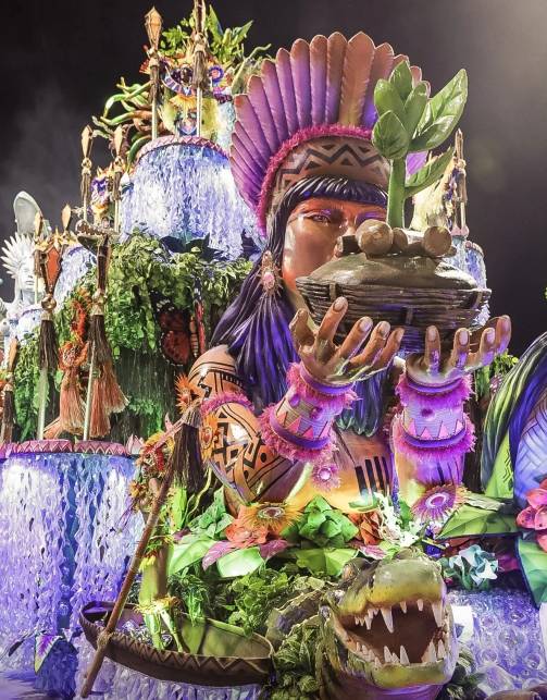 CARNAVAL DE SÃO PAULO: DEL CINE A LA REFORMA AGRARIA, LA AVENIDA SE LLENA DE LUCHAS SOCIALES