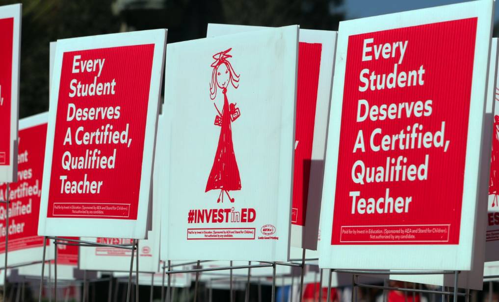 ARIZONA QUIERE SILENCIAR A SUS MAESTRES: PROYECTO REPRESIVO CONTRA EL DERECHO A PROTESTAR