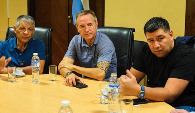 CGT: LOS GOBERNADORES VENDEN AL PUEBLO POR "UNA ZANJA CUNETA Y DOS METROS DE ASFALTO"