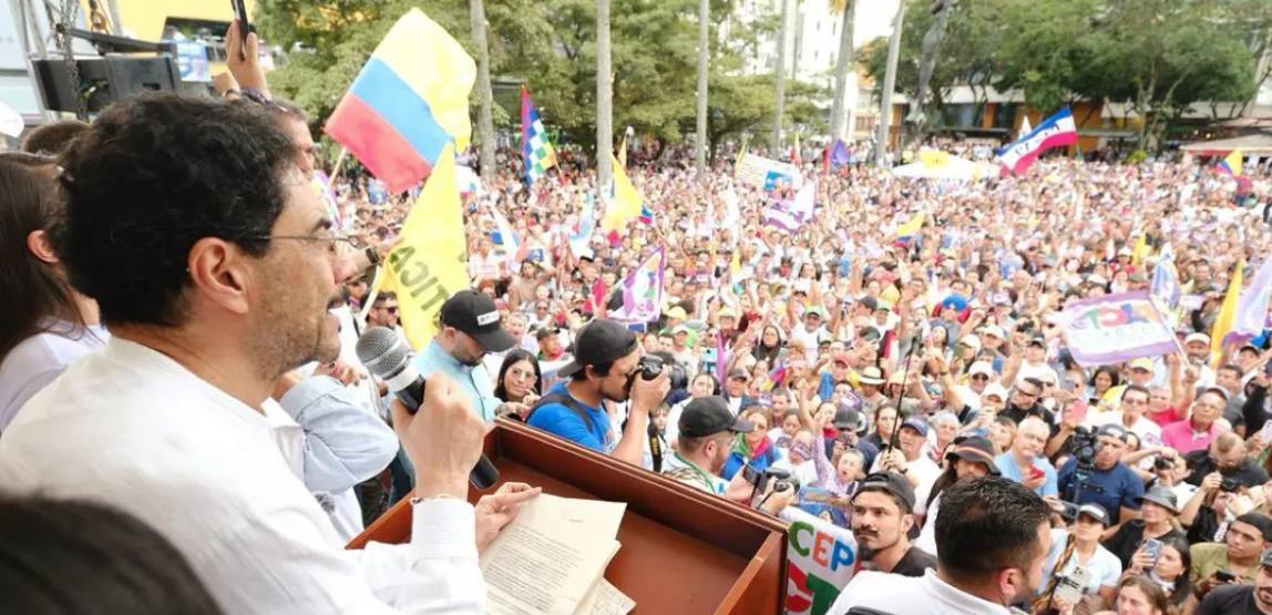 EL MOVIMIENTO OBRERO COLOMBIANO SE MOVILIZA: MÁS DE 900 DIRIGENTES SINDICALES APOYAN A CEPEDA