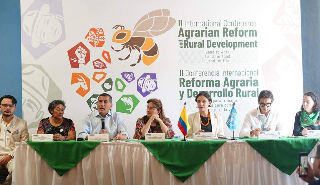 LA REFORMA AGRARIA VUELVE A LA MESA GLOBAL: COLOMBIA SEDEA EL DEBATE POR LA TIERRA