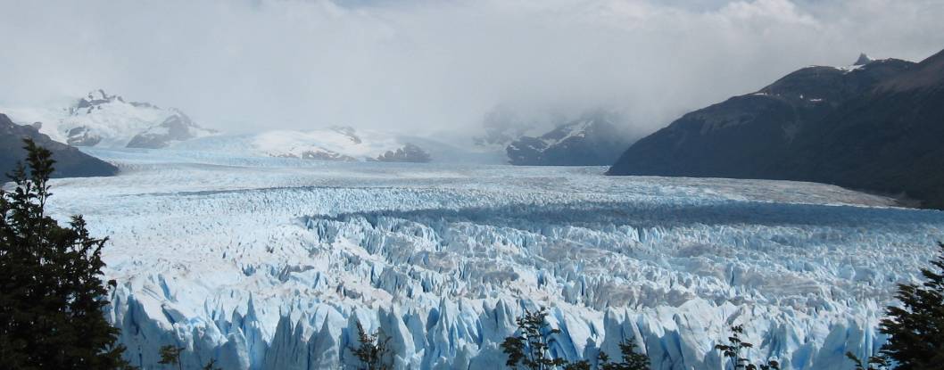 EL SENADO AVANZA CON LA REFORMA QUE DEBILITA LA PROTECCIÓN DE GLACIARES