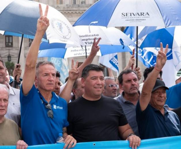 LA CGT: LOS BURÓCRATAS QUE LLEGAN TARDE, MAL Y NUNCA