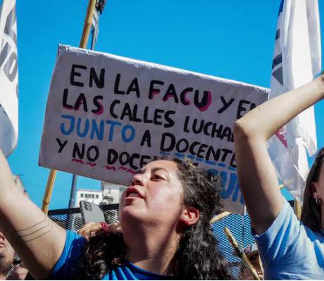 LA UNIVERSIDAD PÚBLICA EN PIE DE GUERRA: DOCENTES ANUNCIAN PARO NACIONAL CONTRA EL DESFINANCIAMIENTO NEOLIBERAL