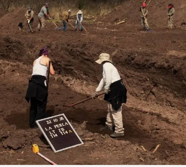 LA VERDAD QUE NO SE PUEDE ENTERRAR: IDENTIFICAN A DOCE VÍCTIMAS DE LA PERLA