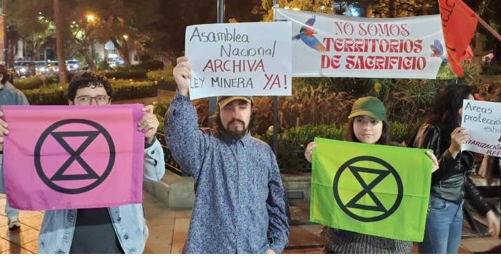 LA RESISTENCIA SE ORGANIZA: FRENTE ANTIMINERO ECUATORIANO DEMANDA AL ESTADO POR LEY EXTRACTIVISTA