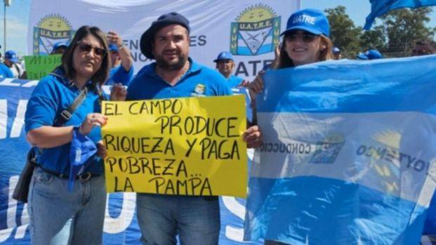 EL CAMPO MILLONARIO Y LOS PEONES CON SALARIOS DE HAMBRE: UATRE TOMA LA EXPOAGRO