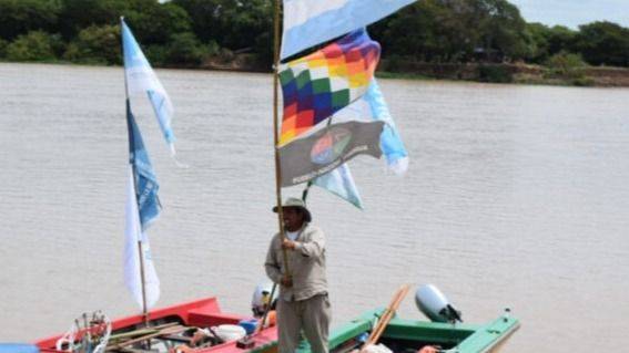 EL RÍO QUE RESISTE: LATINOAMÉRICA REMA CONTRA EL EXTRACTIVISMO
