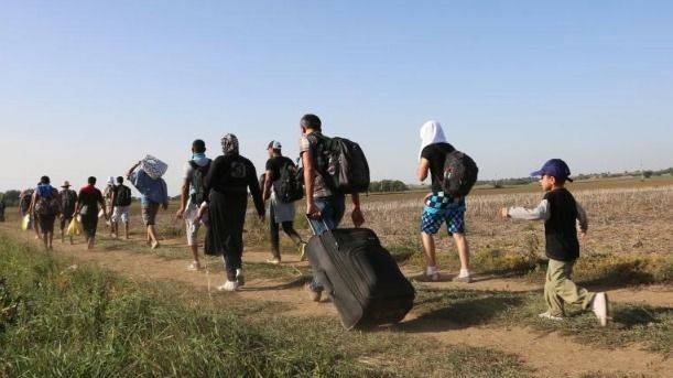 EL LABERINTO BUROCRÁTICO QUE DEJA A MILES EN EL LIMBO MIGRATORIO