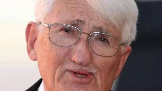 JÜRGEN HABERMAS: EL LEGADO DE UN PENSADOR DE LA DEMOCRACIA