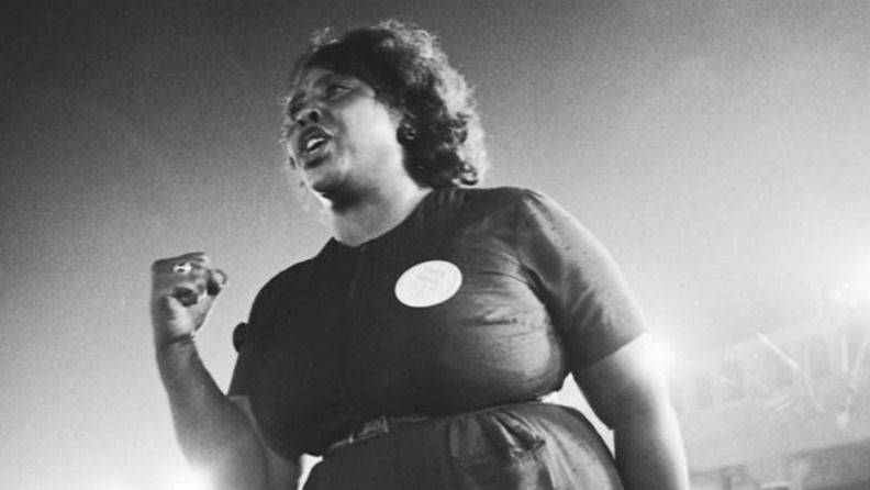 LA VOZ QUE SACUDIÓ EL SUR: FANNIE LOU HAMER Y SU LEGADO DE LUCHA