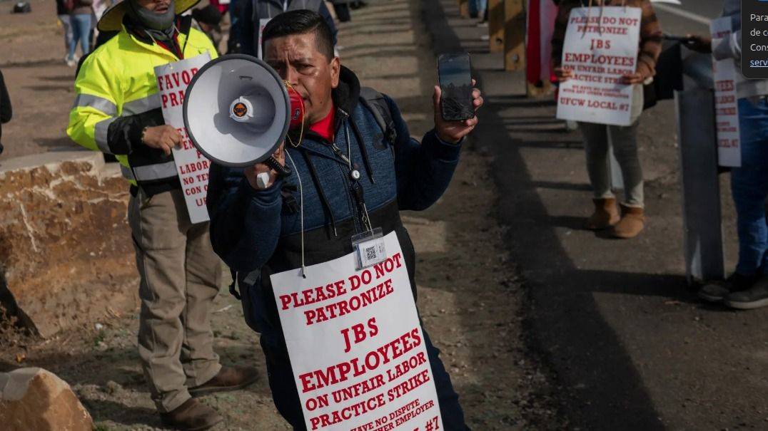 LA REBELIÓN DE LOS DESPOJADOS: 4.000 TRABAJADORES DE JBS ENFRENTAN AL GIGANTE CÁRNICO