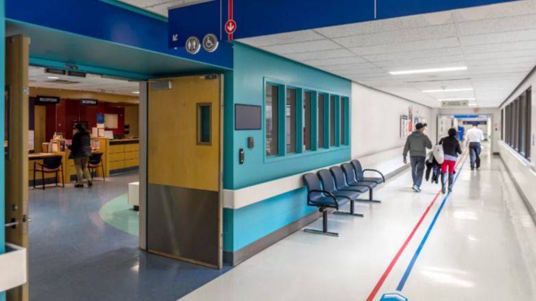 LA REBELIÓN DE LAS ENFERMERAS: EN STATEN ISLAND SE PLANTAN CONTRA LA PRECARIZACIÓN