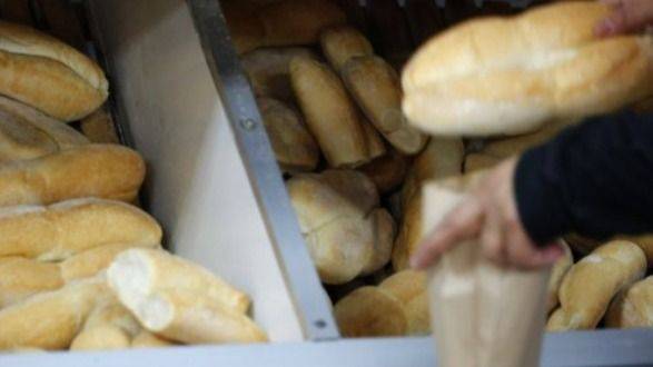 LA MARRAQUETA NEOLIBERAL: EL PAN SE ENFRENTA A LA GOTA QUE REBALSÓ EL VASO