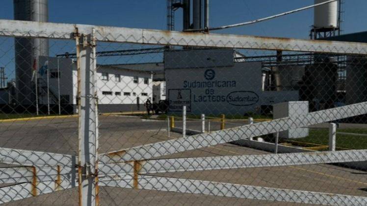 LÁCTEOS EN AGONÍA: EL COLAPSO DE UNA INDUSTRIA HISTÓRICA EN SANTA FE