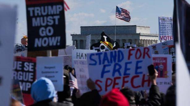 EL PUEBLO CONTRA EL REY: MILLONES MARCHAN EN LA TERCERA JORNADA "NO KINGS"