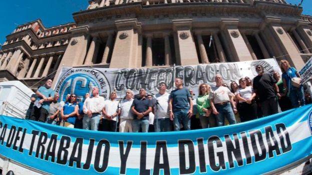 EL RÉGIMEN NEOLIBERAL RECIBE UN GOLPE JUDICIAL: LA CGT FRENA LA REFORMA LABORAL