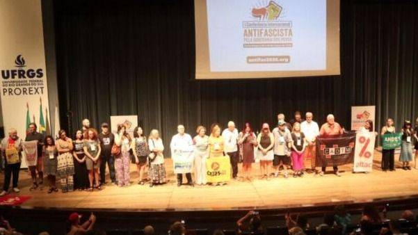 CONFERENCIA ANTIFASCISTA GLOBAL: PORTO ALEGRE LANÇA FRENTE INTERNACIONAL CONTRA LA BARBARIE NEOLIBERAL