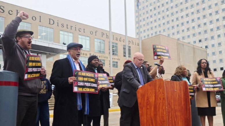 FILADELFIA: SINDICATOS Y VECINOS RECHAZAN EL CIERRE MASIVO DE ESCUELAS
