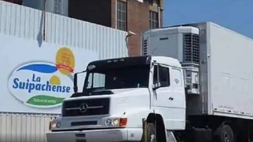 LA LECHE AMARGA: EL COLAPSO LÁCTEO QUE DEJÓ A UN PUEBLO ENTERO SOBREVIVIENDO A RIFAS