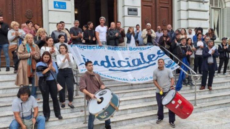 JUSTICIA EN PIE DE GUERRA: EL PARO JUDICIAL QUE DESAFÍA A LA SUPREMA CORTE BONAERENSE