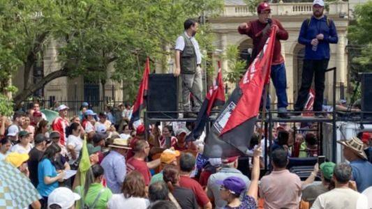 EL MAGISTERIO PARAGUAYO EN PIE DE GUERRA: JUBILACIONES BAJO ASEDIO NEOLIBERAL