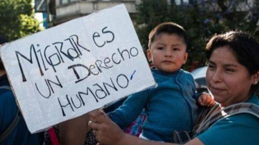 LA EXPULSIÓN COMO ESPECTÁCULO: 40 MIGRANTES Y UNA POLÍTICA QUE SE DESINFLÓ