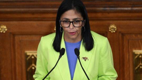 BOLIVARIANISMO RARO: ENTRE EL DISCURSO REVOLUCIONARIO Y LA RENDICIÓN AL FONDO MONETARIO