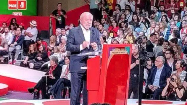 LULA HIZO UNA CRITICA AL PROGRESISMO, NO PODEMOS ADMINISTRAR LAS MIGAJAS DEL SISTEMA. FUE OVACIONADO EN BARCELONA