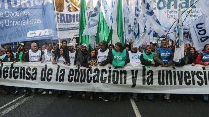 LA UNIVERSIDAD PÚBLICA EN LA MISERIA NEOLIBERAL