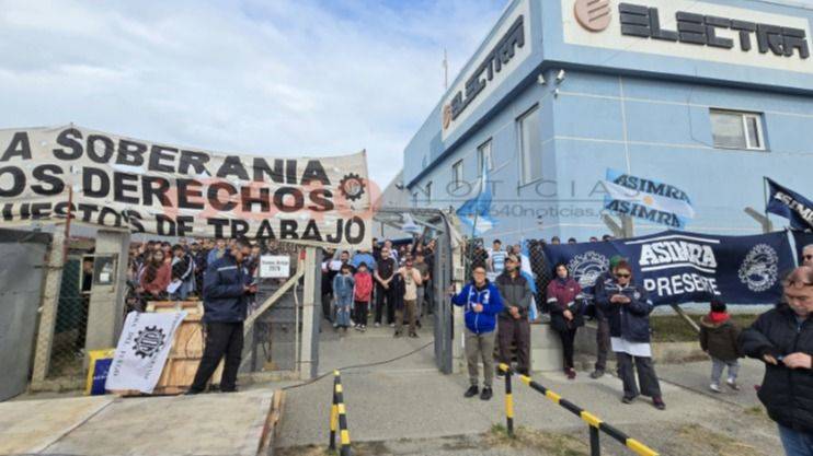 OCUPACIÓN Y RESISTENCIA: LOS TRABAJADORES DE AIRES DEL SUR LLEVAN SU LUCHA AL CONGRESO NACIONAL