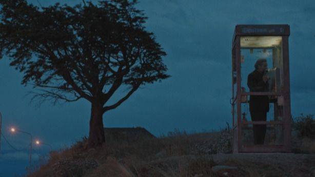 LA CABINA MÁGICA: CUANDO EL DUELO ENCUENTRA VOZ EN EL VIENTO AUSTRAL