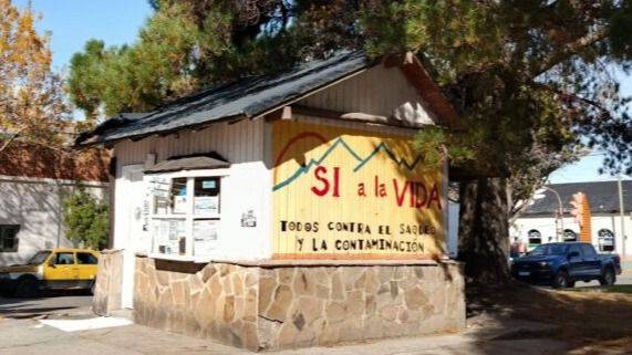 ABRAZO GLACIAR: LA PATAGONIA SE LEVANTA CONTRA LA MINERÍA EN EL DÍA DE LA TIERRA