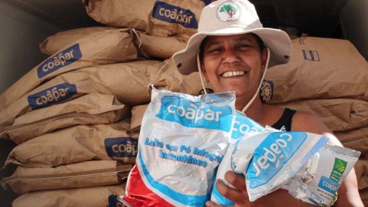 FEIJOADA DE OGUM Y FÁBRICA DE LECHE: EL MST TEJE RESISTENCIA DESDE LA TIERRA Y LA ANCESTRALIDAD