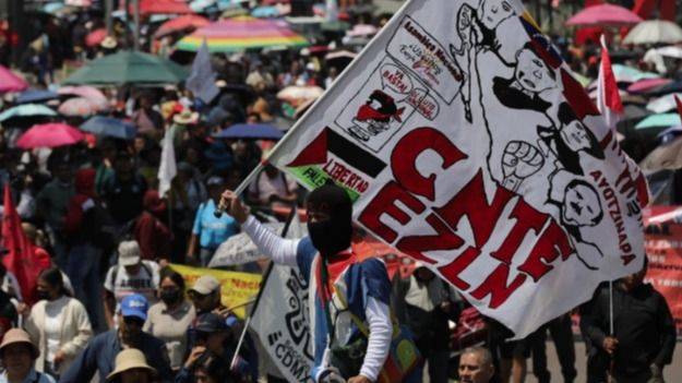 MAESTROS TOMAN LAS CALLES: LA CNTE AFILA SUS ARMAS CONTRA LA LEY DEL ISSSTE Y AMAGA CON PARALIZAR EL MUNDIAL