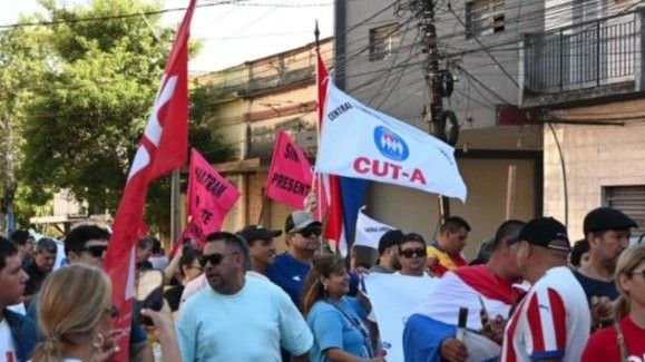 RASPANDO EL FONDO DE LA OLLA: LA CLASE TRABAJADORA PARAGUAYA SALE A LA CALLE CON UN MENSAJE CLARO