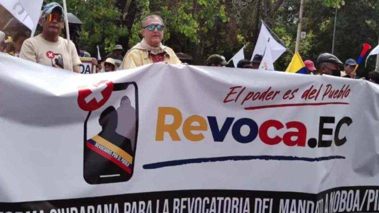 ECUADOR SE PREPARA PARA UN TERREMOTO POLÍTICO: LA REVOCATORIA CONTRA NOBOA TOMA FUERZA
