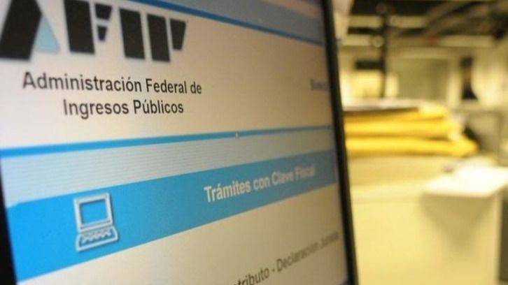 LA MENTIRA DEL "EXCESO IMPOSITIVO": EL FORO ECONOMÍA Y TRABAJO PROPONE UNA REFORMA QUE GRAVE A QUIENES REALMENTE TIENEN