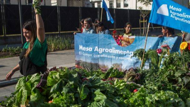 EL CAMPO NO SE VENDE: RECHAZO AL PLAN QUE ENTREGA LA TIERRA A MANOS EXTRANJERAS