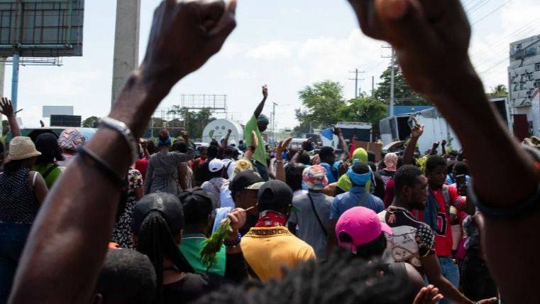 EL PUEBLO HAITIANO TOMA LAS CALLES: CAMPO Y CIUDAD SE UNEN CONTRA EL GOBIERNO