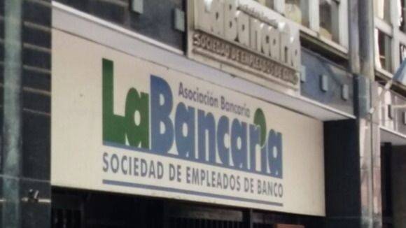 LA BANCARIA PONE EL CUERPO: PARO EN EL CENTRAL Y EL HIPOTECARIO CONTRA EL AJUSTE QUE VIENE POR SUCURSALES