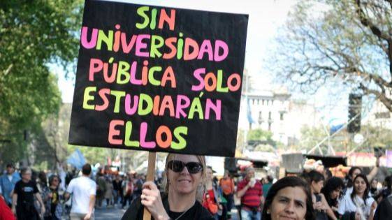 LA CUARTA MARCHA FEDERAL UNIVERSITARIA SACUDE AL PAÍS: LA CGT SE SUMA Y EL AJUSTE NO DA TREGUA