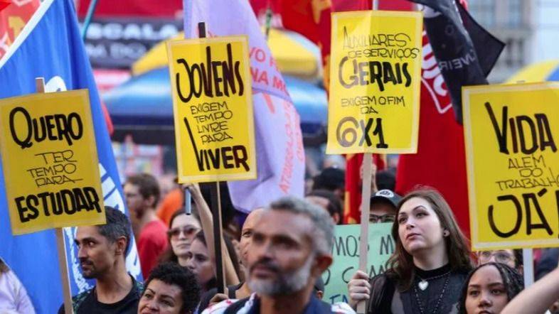 LA LUCHA QUE CANALIZÓ EL CANSANCIO: TRABAJADORES PRECARIZADOS TOMAN LAS RIENDAS CONTRA LA ESCALA 6X1