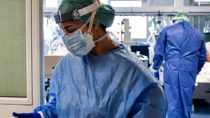 EL AJUSTE QUE NO PERDONA: MILEI RECORTA SALUD PÚBLICA EN MEDIO DE LA CRISIS
