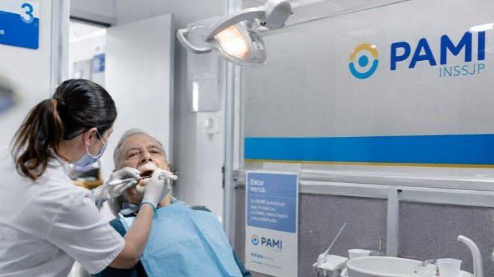 PAMI EN TERAPIA INTENSIVA: ODONTÓLOGOS SE VAN, PACIENTES ESPERAN Y LA JUSTICIA ORDENA PAGAR