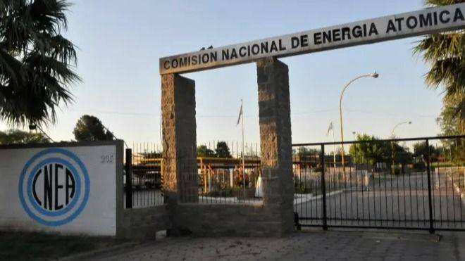 SOBERANÍA EN REMATE: MILEI QUIERE ENTREGAR EL URANIO Y EL SISTEMA NUCLEAR ARGENTINO