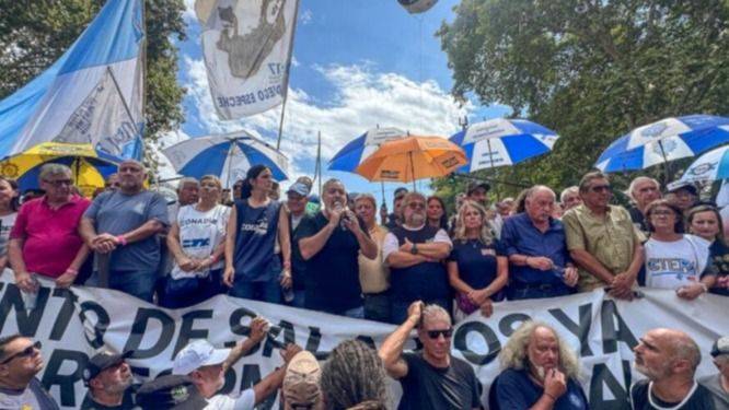 ABRAZO MASIVO A LA UOM: EL MOVIMIENTO OBRERO SE PLANTÓ CONTRA LA INTERVENCIÓN JUDICIAL