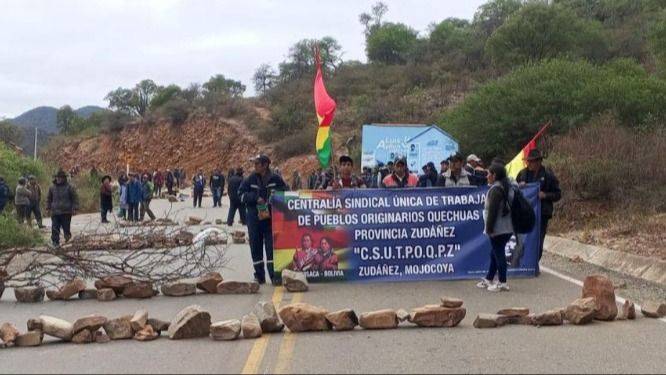 BOLIVIA ARDE: BLOQUEOS RÉCORD Y PARO INDEFINIDO SACUDEN AL PAÍS