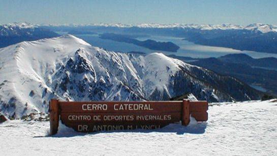 LA CIUDAD QUE SE REESCRIBE: BARILOCHE DEBATE SU CARTA ORGÁNICA Y EL FUTURO DEL CERRO CATEDRAL